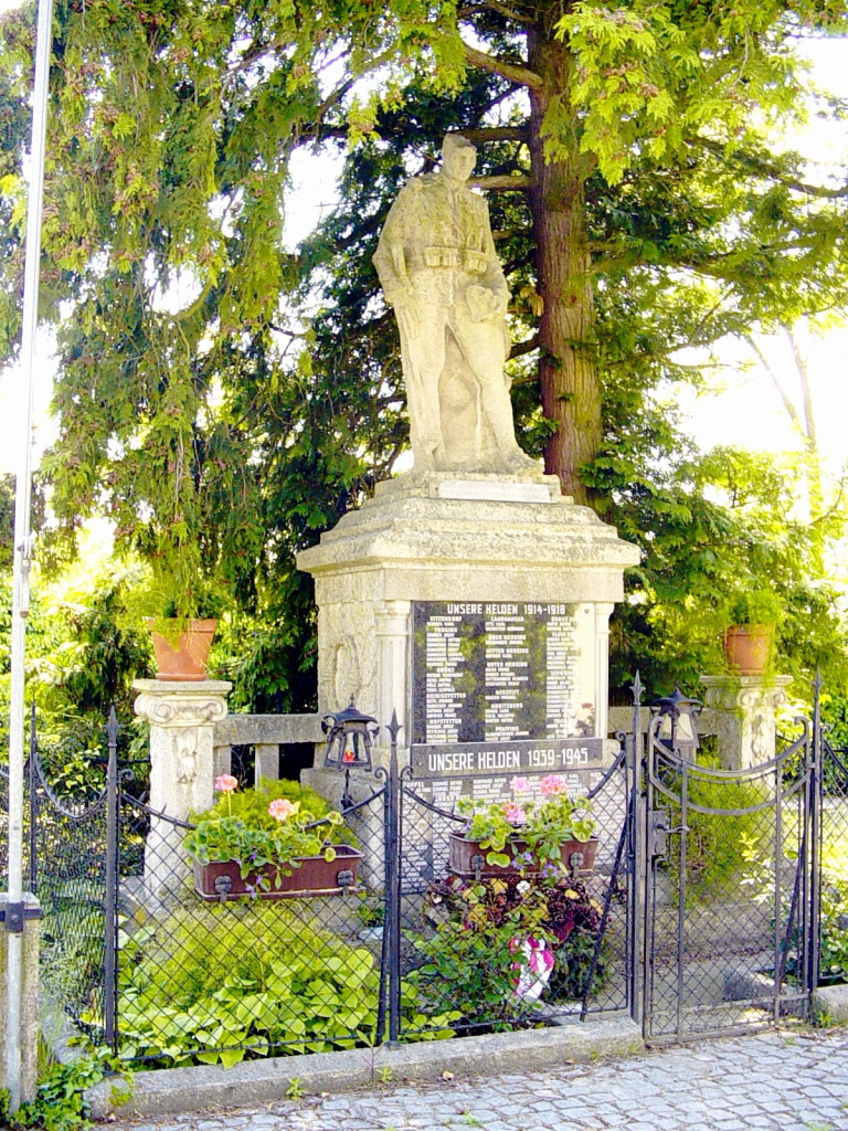 Kriegerdenkmal alt